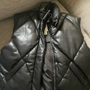 BRAND NEW NEVER WORN!! Black Abercrombie puffer vest. Brand new, size Large.